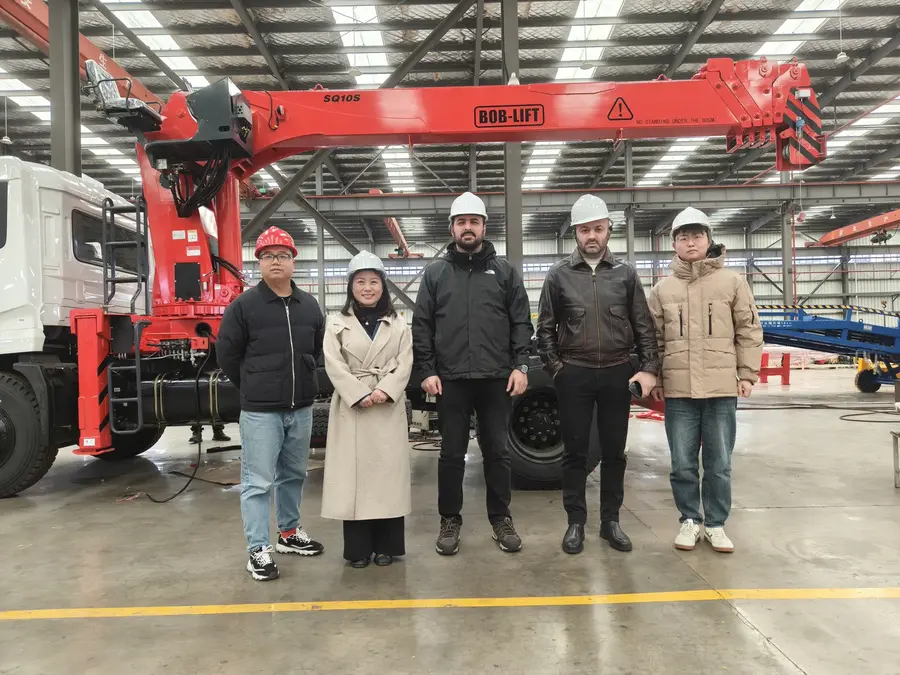 Customers from Azerbaijan visiting the BOB-LIFT factory