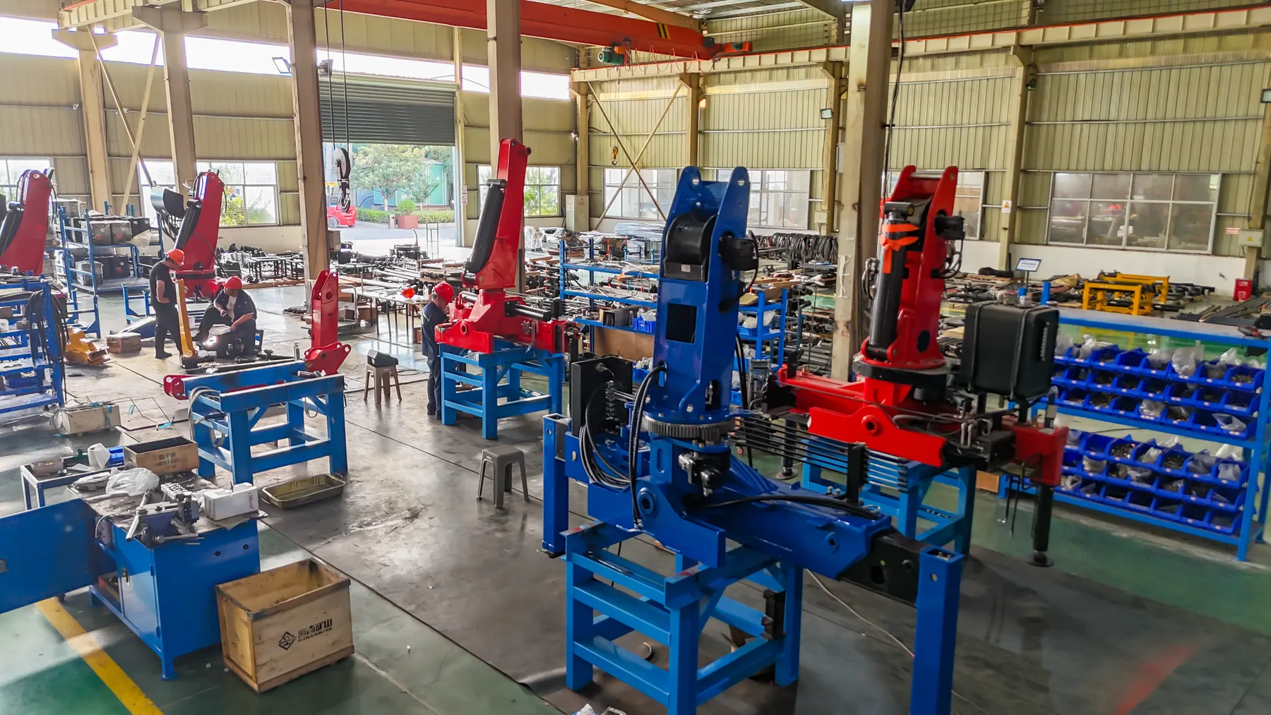 Workstations in the BOB-LIFT assembly hall
