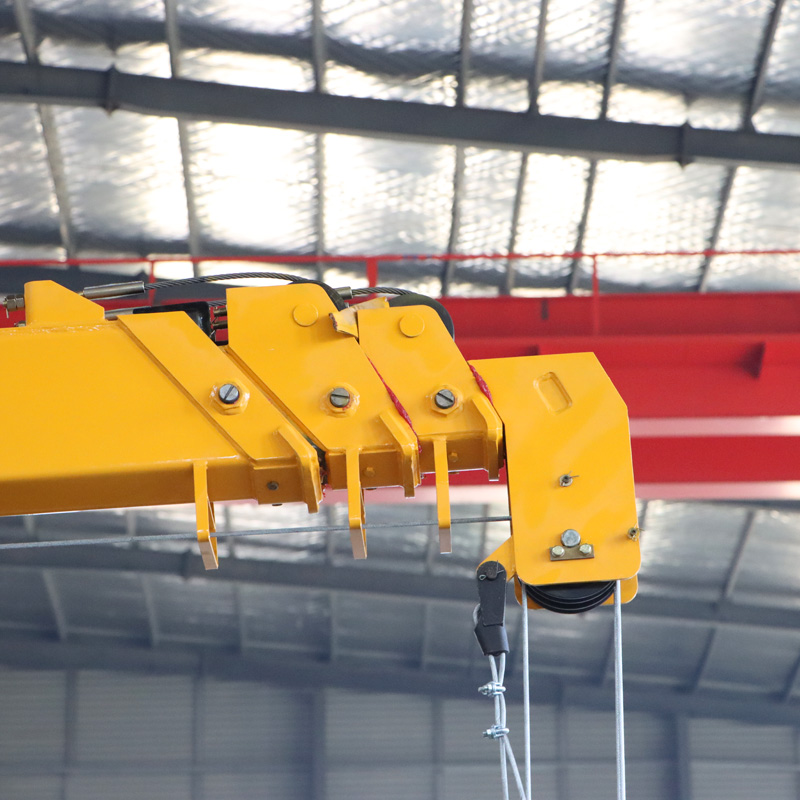 A telescopic marine crane on the quay