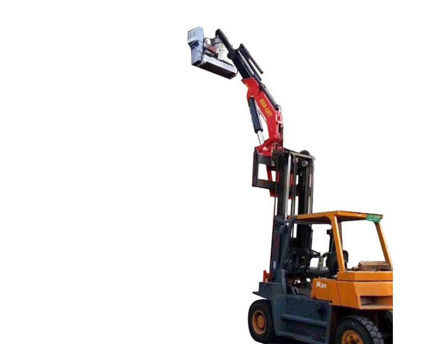 BOB-LIFT 7 ton forklift fly jib crane on a counterbalance forklift, boom raised to lift a load above the mast